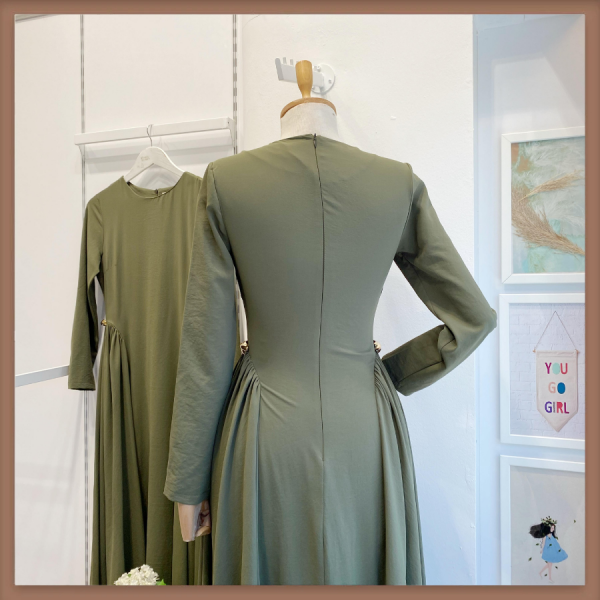 Haki Yeşili Bel Detaylı Hira Elbise