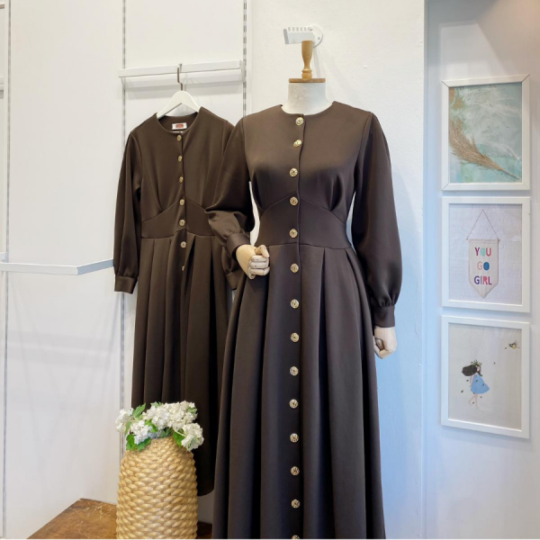 Kahverengi Gold Düğmeli Scuba Elbise