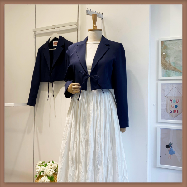 Lacivert Bağcık Detaylı Kısa Ceket