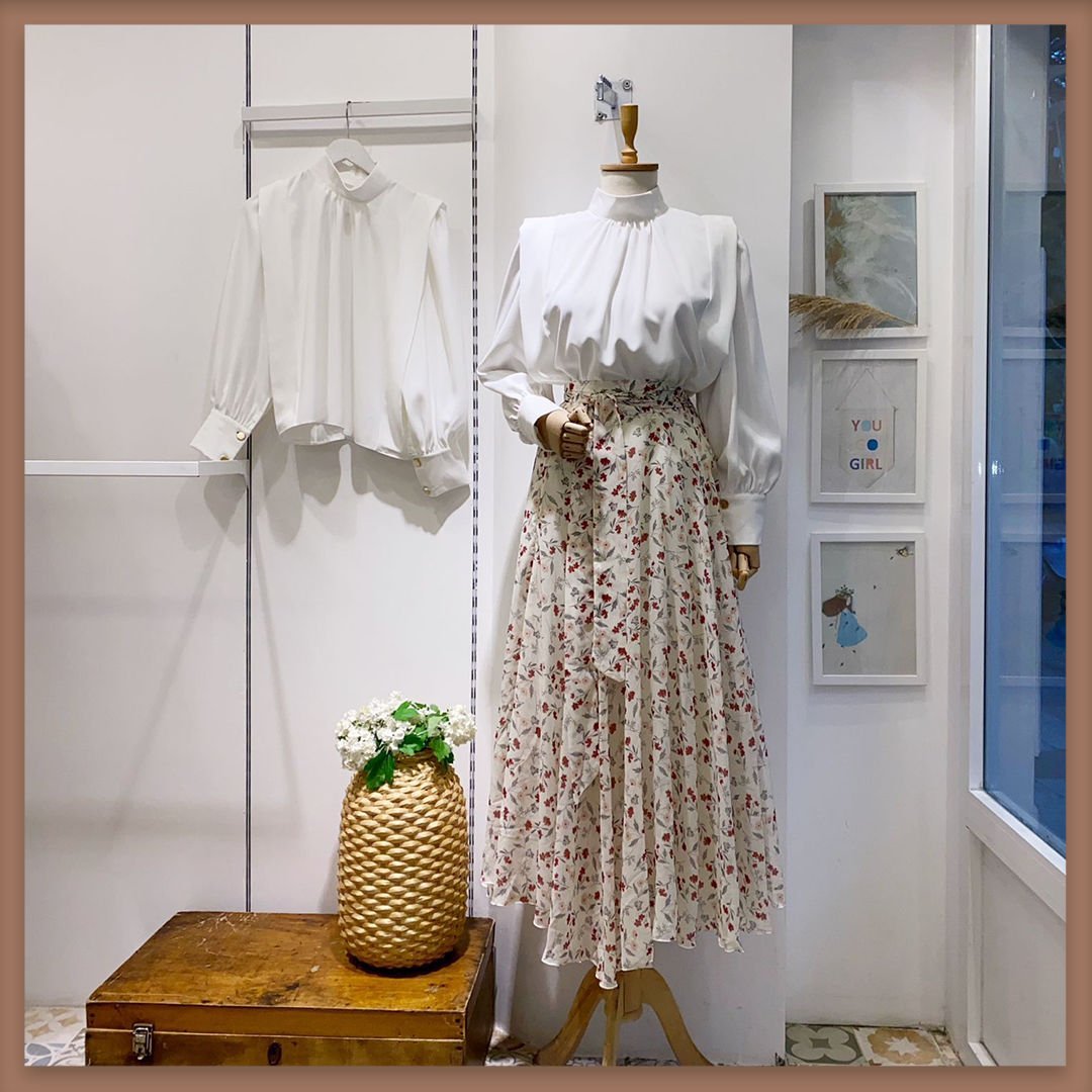 OMUZ DETAYLI BEYAZ GÖMLEK