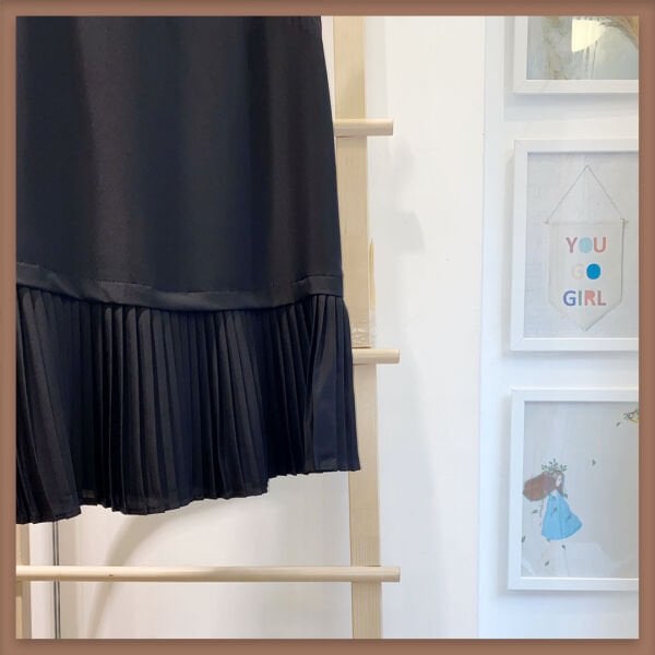 PİLE DETAYLI SİYAH ŞİFON İÇLİK