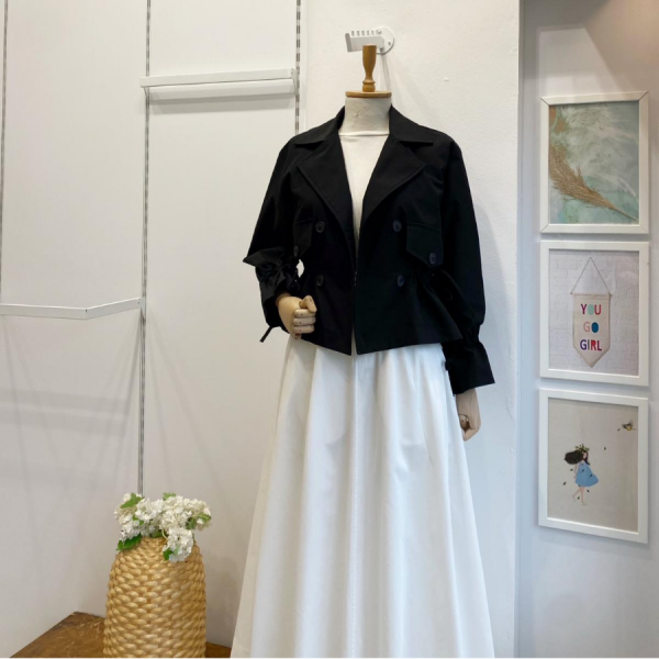 Siyah Beli Büzgülü Kısa Trençkot