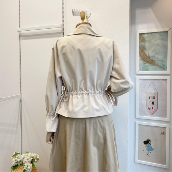 Krem Beli Büzgülü Kısa Trençkot