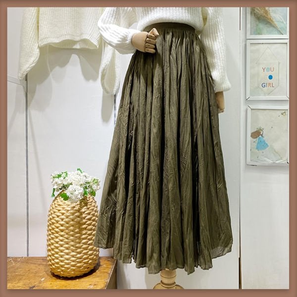 Khakigrüner Rock aus Crush-Voile-Leinen