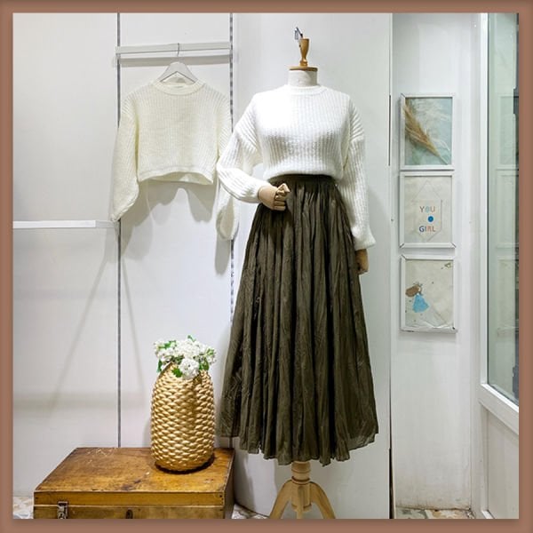 Khakigrüner Rock aus Crush-Voile-Leinen