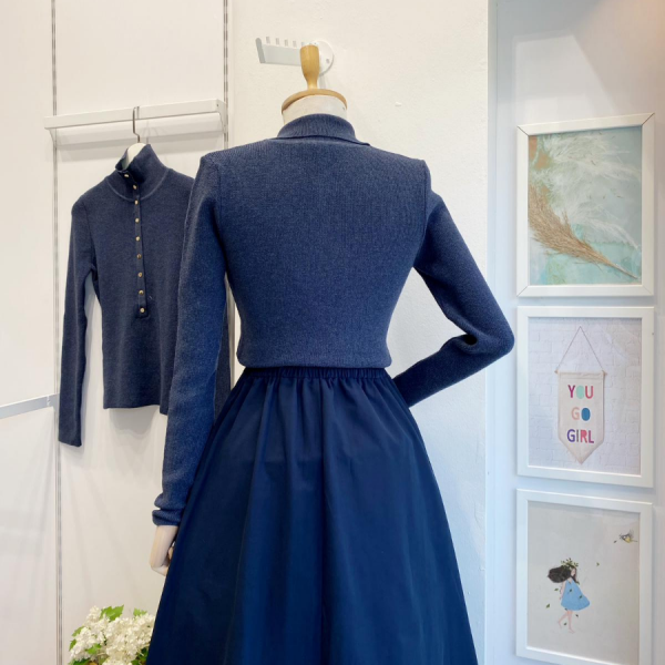 Lacivert Dik Yaka Çıtçıtlı Triko Bluz