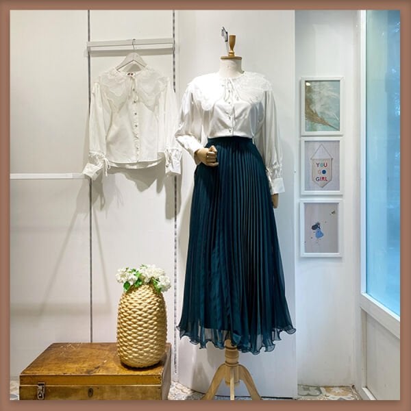 Zümrüt yeşili piliseli janjanlı şifon etek