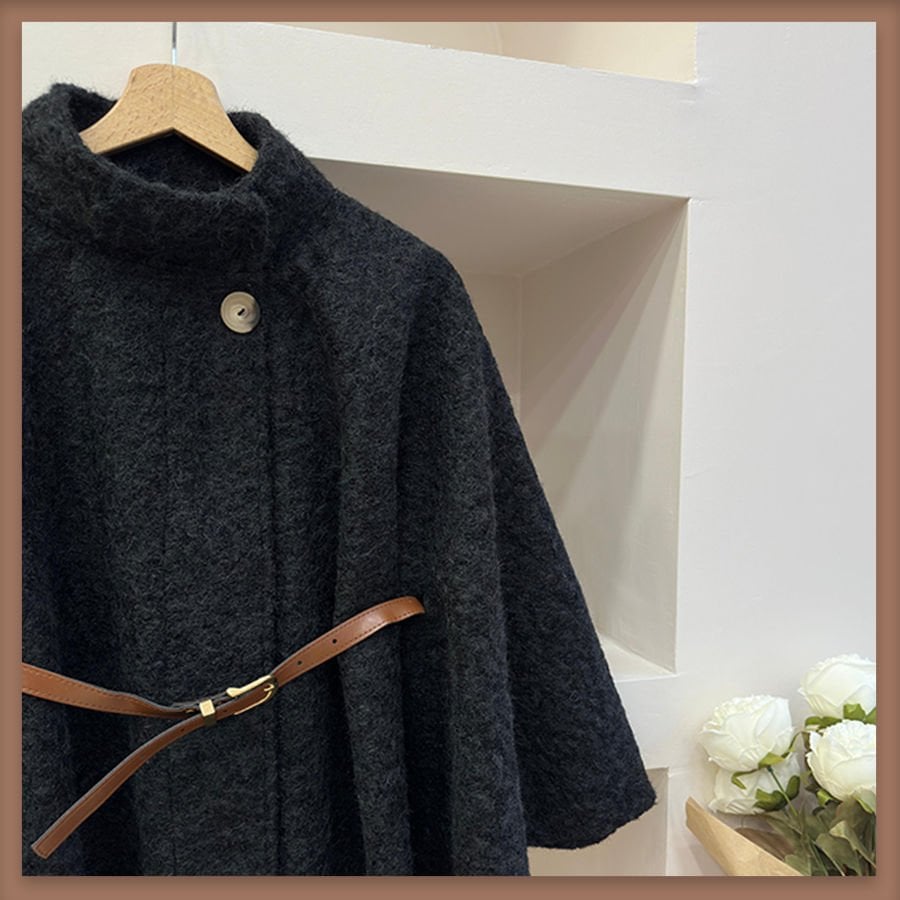 Siyah deri kemerli yün pelerin ceket