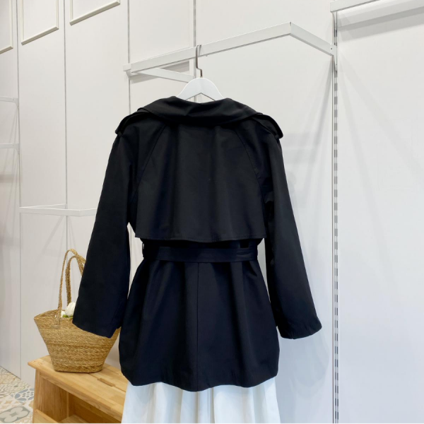 Siyah Rüzgarlık Detaylı Moonlit Kısa Trençkot