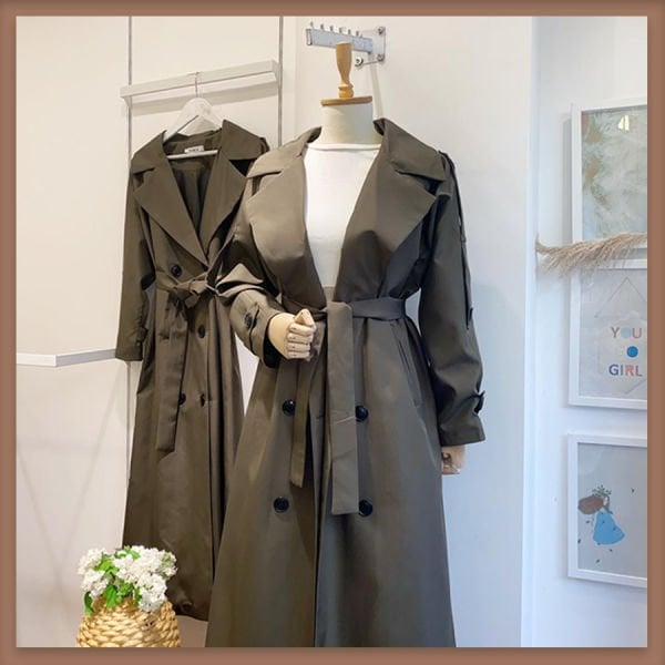 Khakigrüner Mantel Modell Trenchcoat