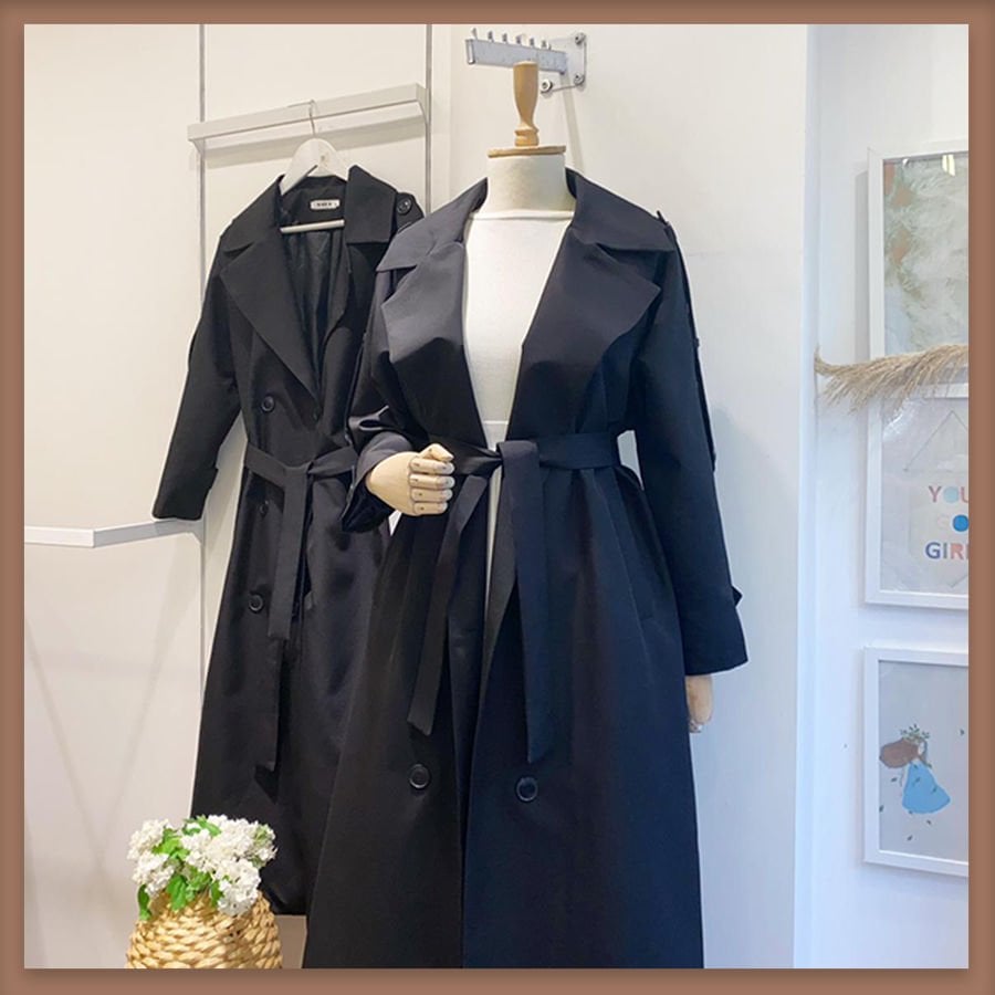 Schwarzer Mantel, Modell Trenchcoat