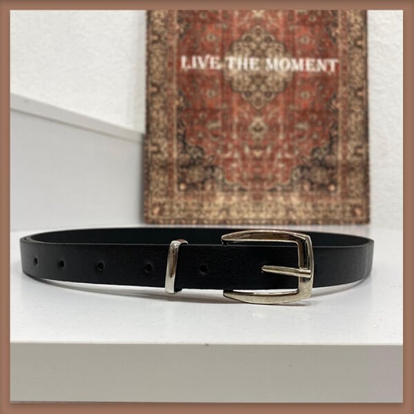 Siyah gümüş tokalı ince kemer