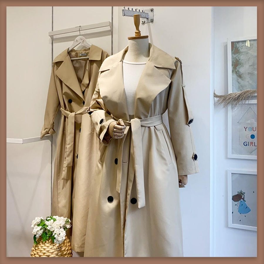 Trenchcoat im keksfarbenen Übermantelmodell