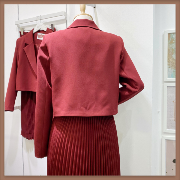 Bordo Tek Düğme Ceketli Eteği Piliseli Takım