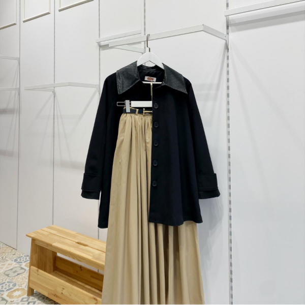 Siyah Deri Yakalı Kuşaklı Ceket