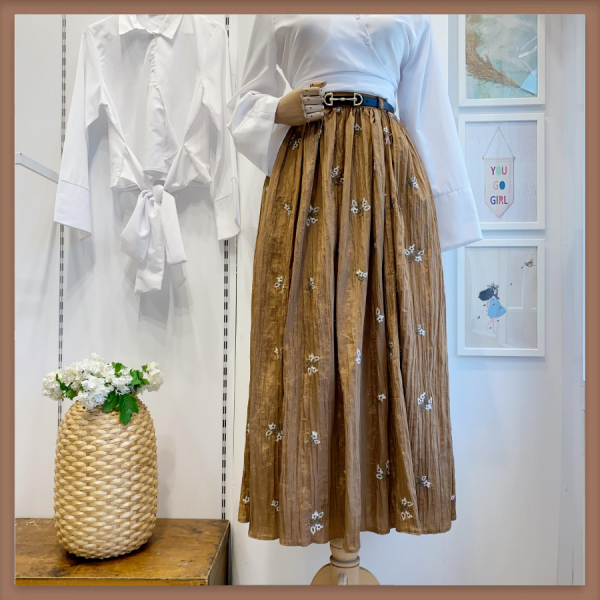 Papatya İşlemeli Vual Saten Camel Etek