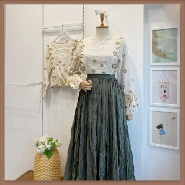 Petek Nakışlı Keten Gömlek