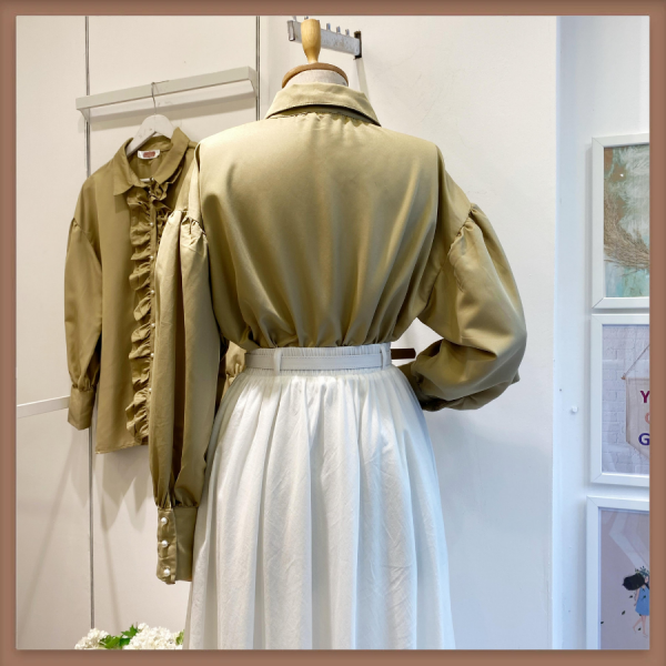 Yeşil İnci Düğmeli Volanlı Gömlek