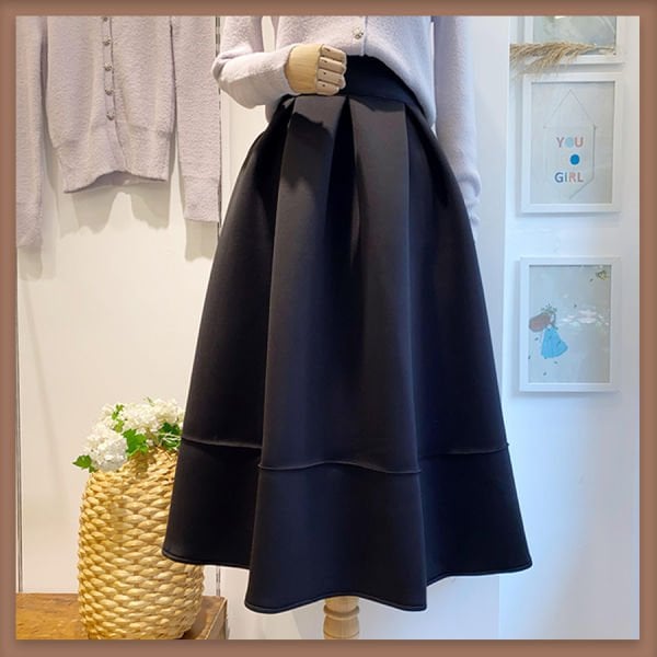 Schwarzer, dicker Plissee-Scuba-Rock