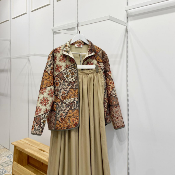 Fermuarlı Camel Patchwork Desenli Kapitone Ceket