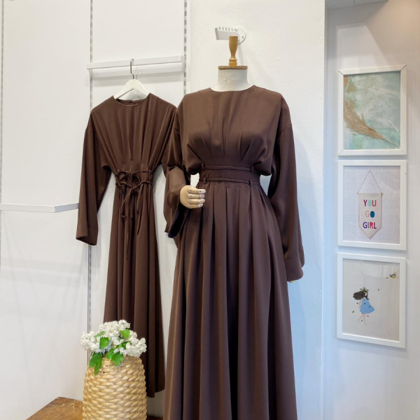 Bel Detaylı Kahverengi Alize Elbise