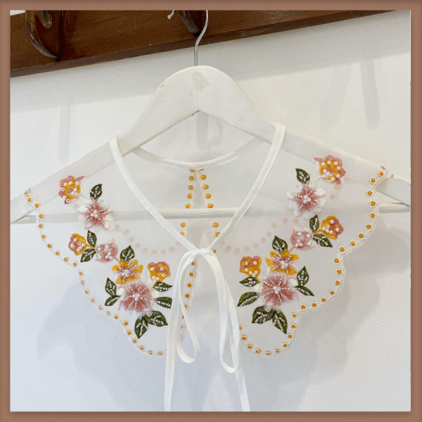 Turuncu Çiçekli Boncuk İşlemeli Yaka