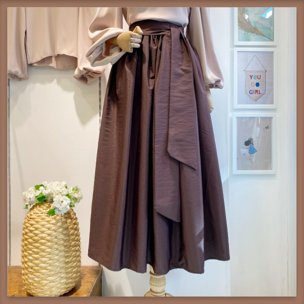 Kuşak Detaylı Sık Piliseli Paraşüt Kumaş kahverengi Etek