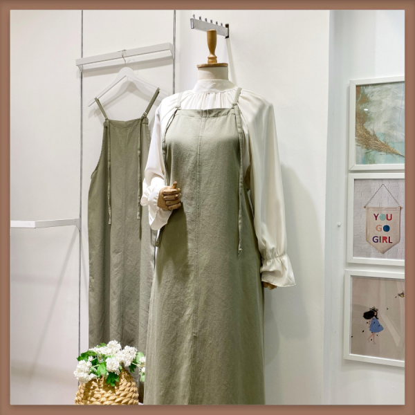 Çağla Yeşili İnce Gabardin Askı Detaylı Jile