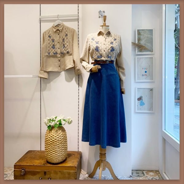 BRAUNER JEANSROCK MIT GÜRTEL