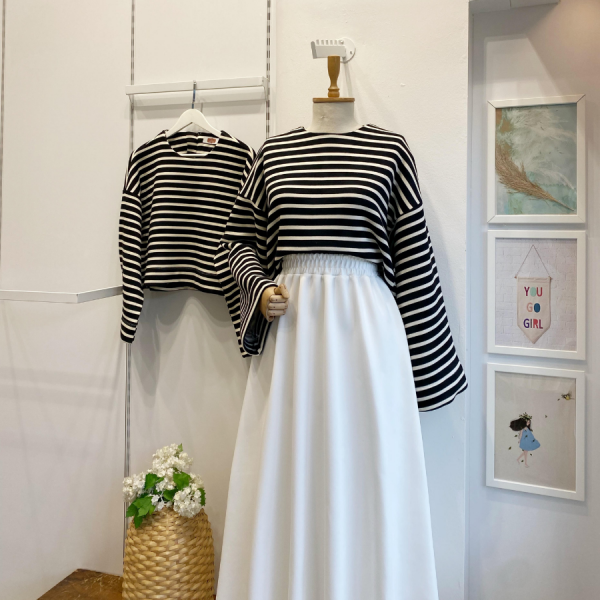 Enine Çizgili Siyah Sweat