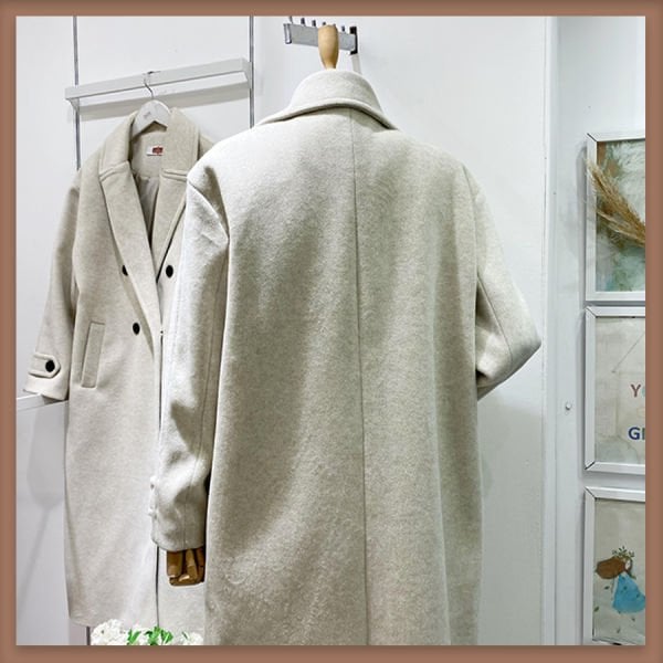 Düğmeli ekru tay tüyü kaban