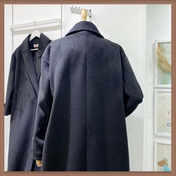 Düğmeli siyah tay tüyü kaban