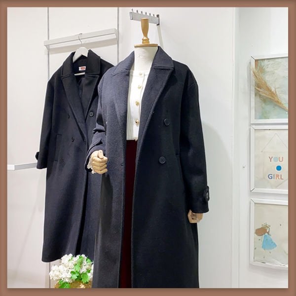 Düğmeli siyah tay tüyü kaban