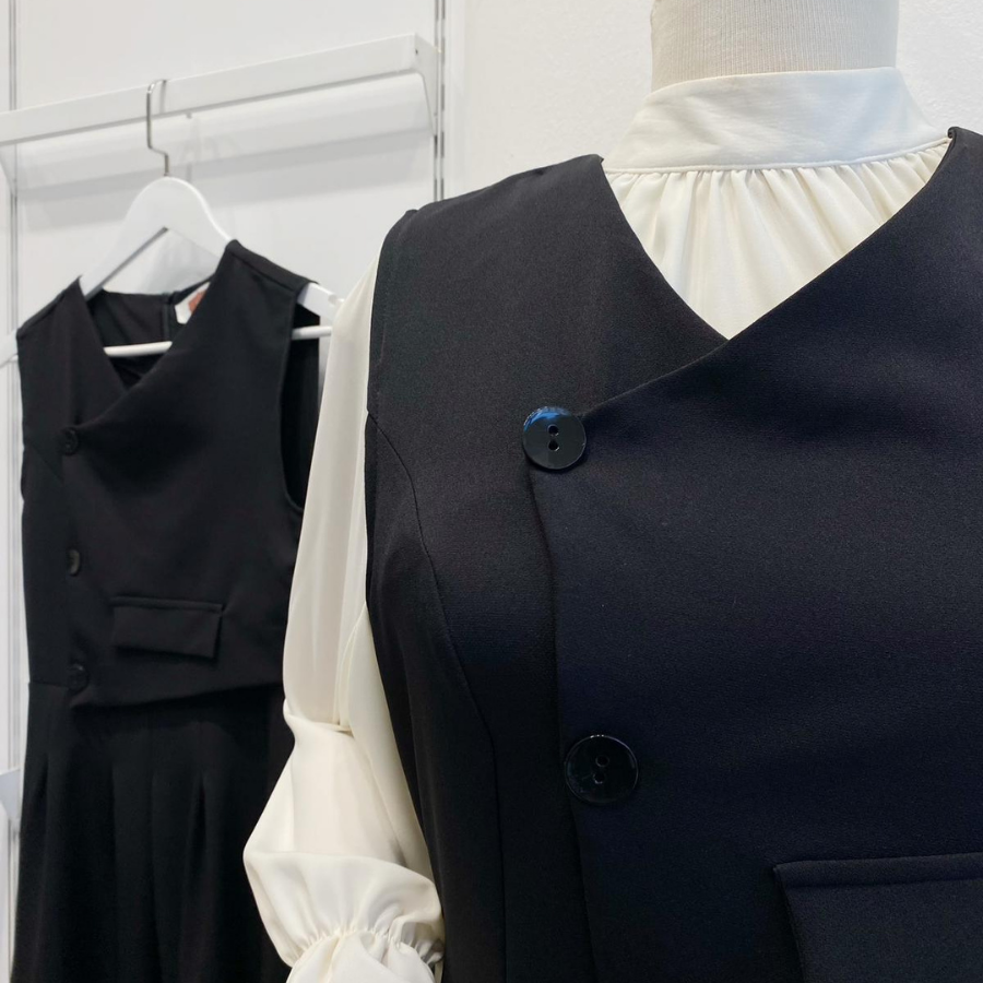 Siyah Düğme Detaylı Crep Jile