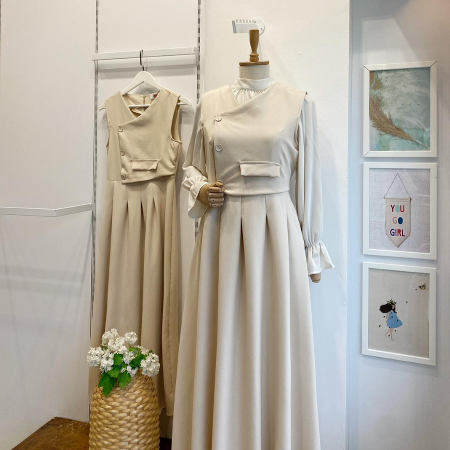 Krem Düğme Detaylı Crep Jile