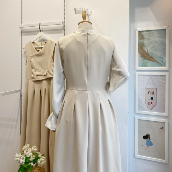 Krem Düğme Detaylı Crep Jile