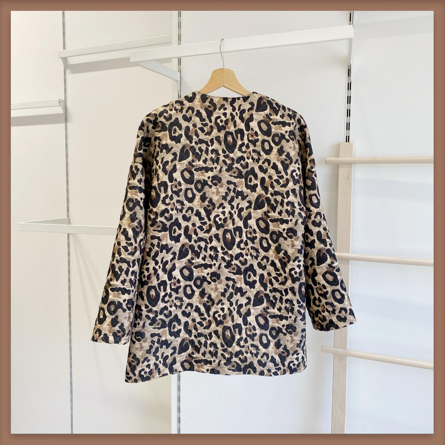 Anvelop Bağcıklı Leopar Desenli Kapitone Ceket