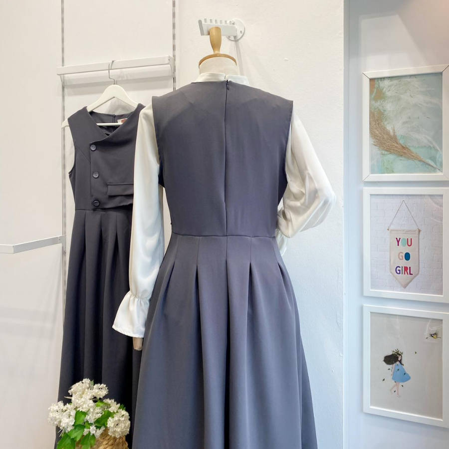 Gri Düğme Detaylı Crep Jile