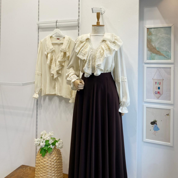 Krem Volanlı Vivienne Keten Gömlek