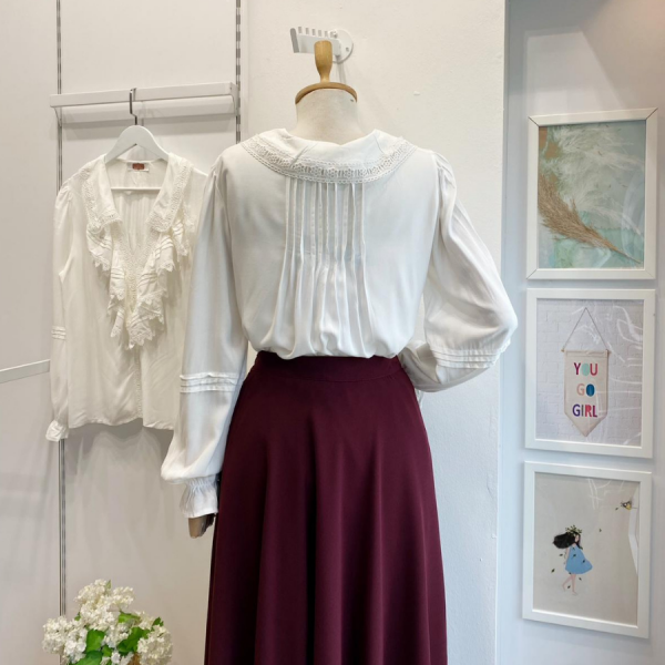 Beyaz Volanlı Vivienne Keten Gömlek