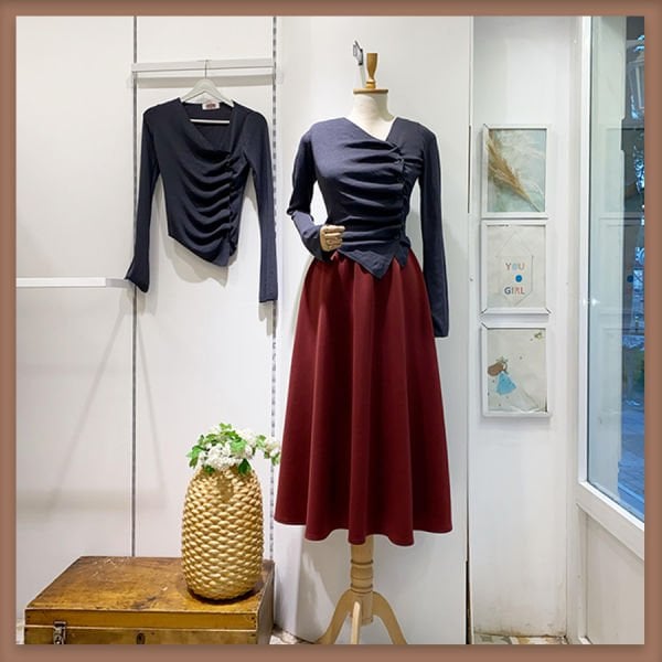 Burgunderroter Scuba-Rock mit elastischer Taille