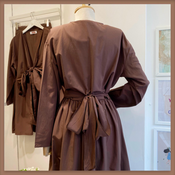 Kahverengi Kuşaklı Lyon Takım