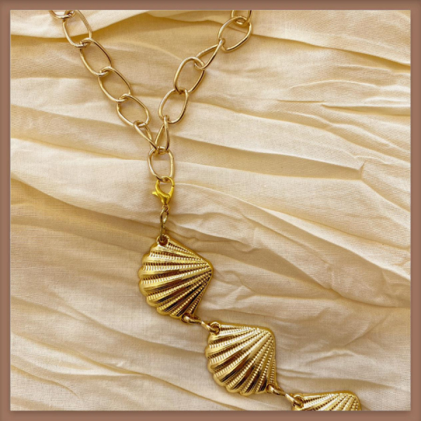 Deniz Kabuğu Motifli Gold Zincir Kemer