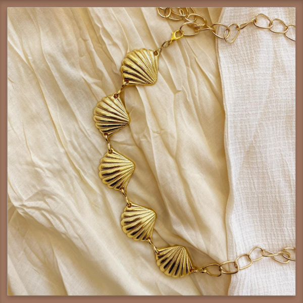 Deniz Kabuğu Motifli Gold Zincir Kemer