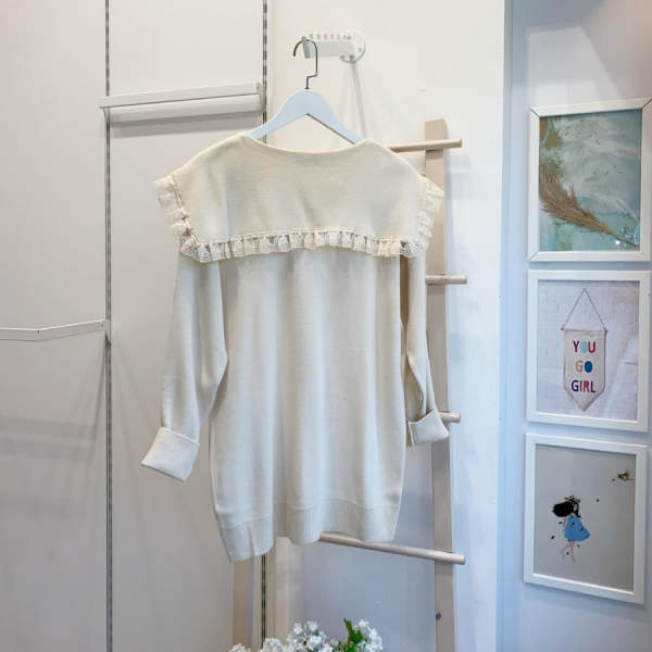 Papatya Motifli Dantel Detaylı Krem Hırka