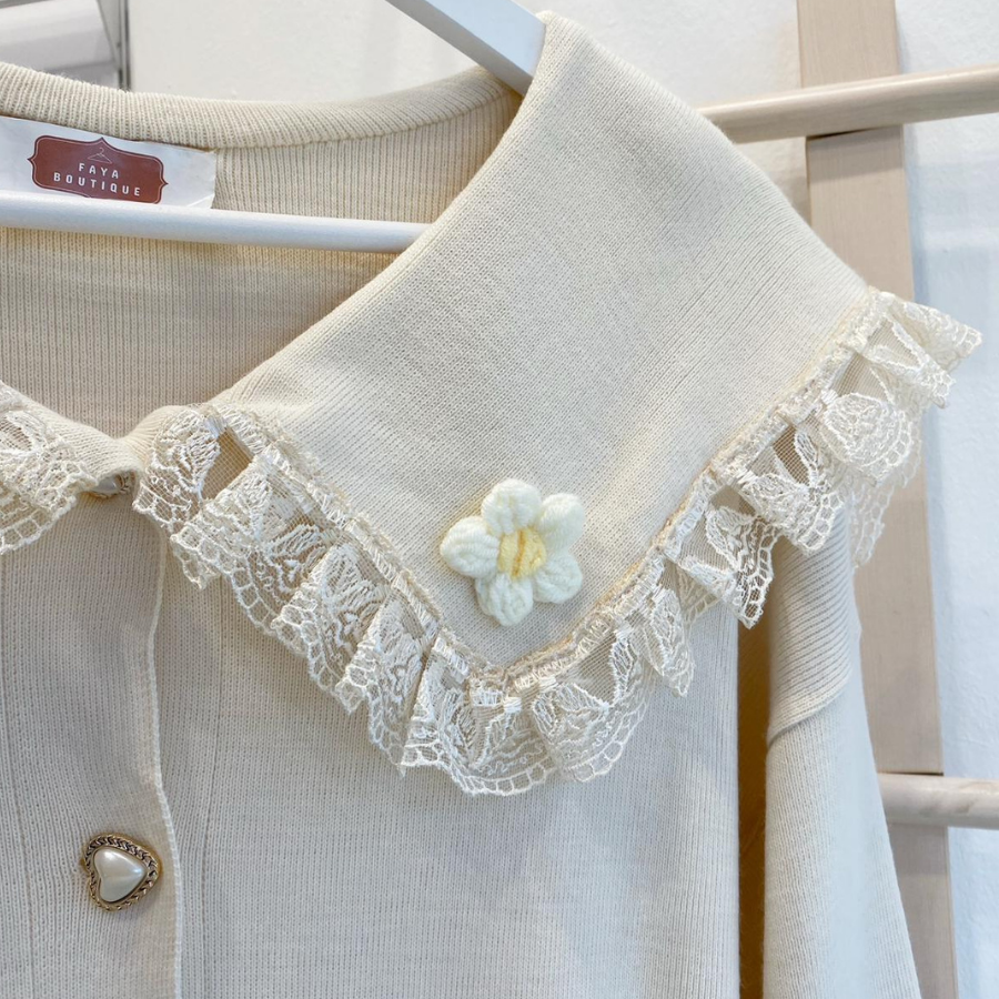 Papatya Motifli Dantel Detaylı Krem Hırka