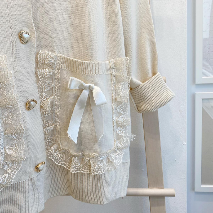 Papatya Motifli Dantel Detaylı Krem Hırka