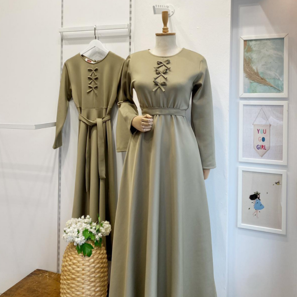 Yeşil Perhanon Bağcıklı Scuba Elbise