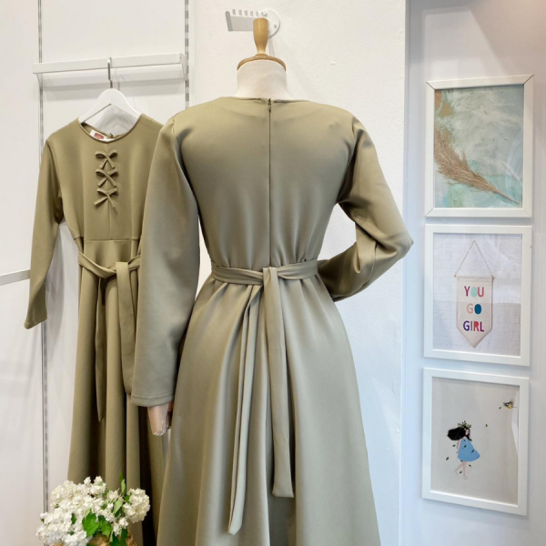 Yeşil Perhanon Bağcıklı Scuba Elbise