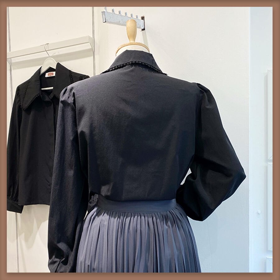 Siyah çift yakalı poplin gömlek